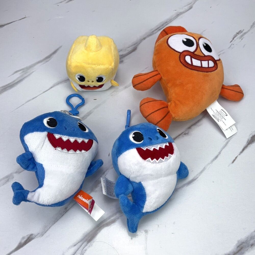 Lot of 4  Baby Shark Plush + Keychain + Cube Nickelodeon Pinkfong Shark Set